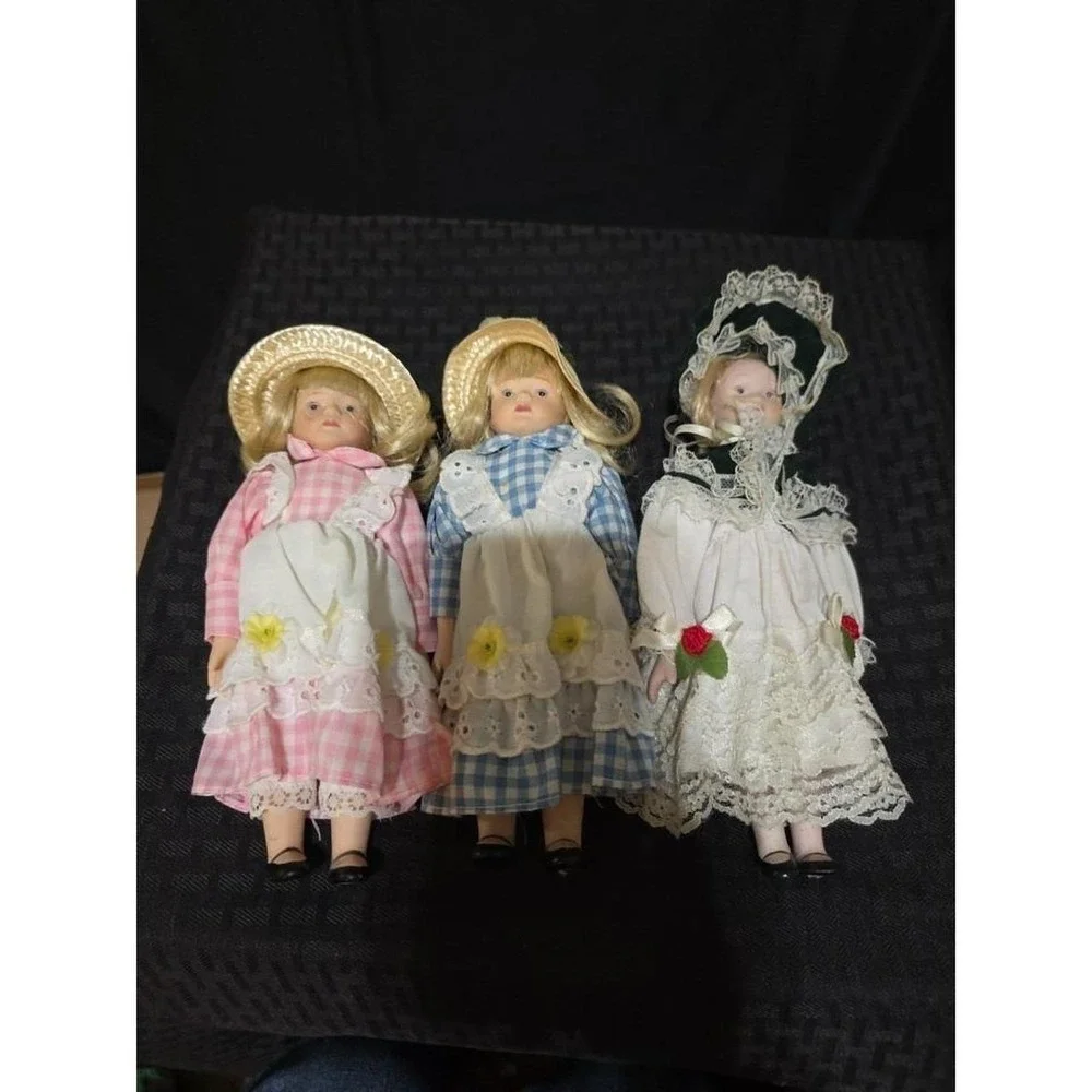 Set Of 3 Country Collectibles Porcelain Dolls 8 Inches Tall Blonde Hair Blue Eye